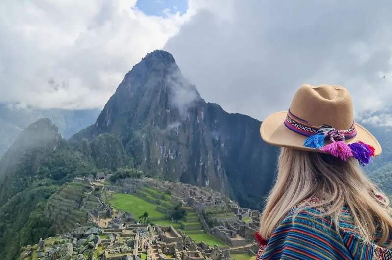 Sobre Machu Picchu desde Colombia